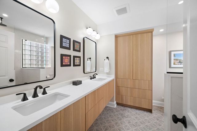 3752 N Fremont Street 2, Chicago, IL 60613