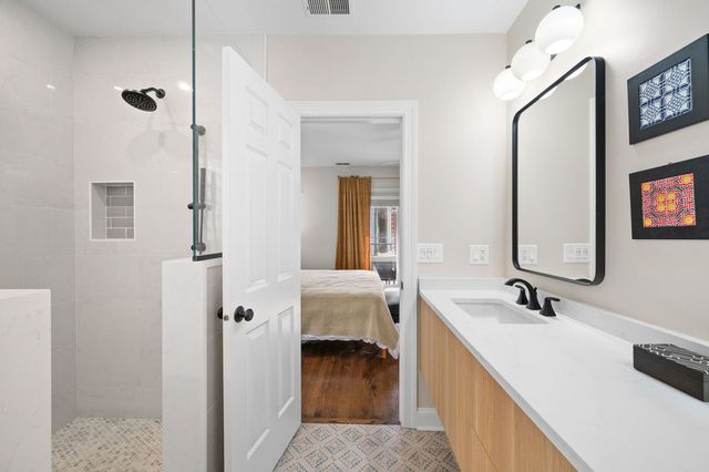 3752 N Fremont Street 2, Chicago, IL 60613
