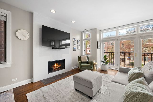 3752 N Fremont Street 2, Chicago, IL 60613