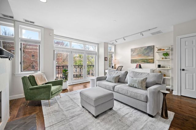 3752 N Fremont Street 2, Chicago, IL 60613