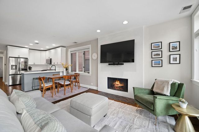 3752 N Fremont Street 2, Chicago, IL 60613