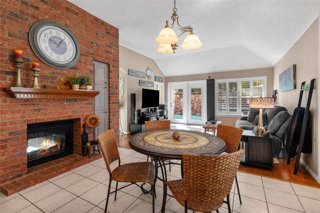 910 Knotty Elmwood Trail, Houston, TX 77062