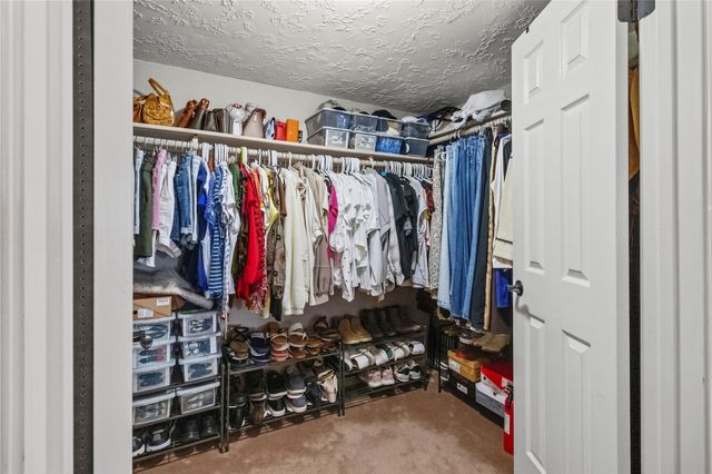 910 Knotty Elmwood Trail, Houston, TX 77062