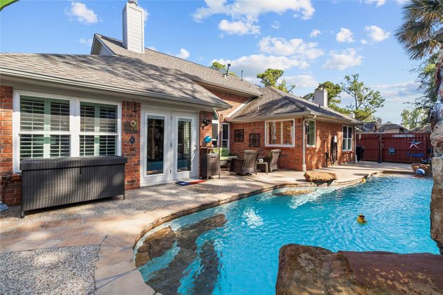 910 Knotty Elmwood Trail, Houston, TX 77062