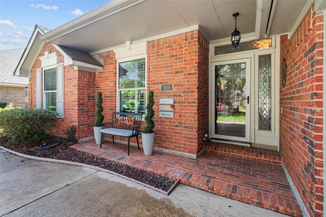 910 Knotty Elmwood Trail, Houston, TX 77062