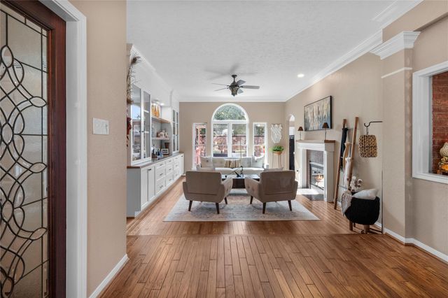 910 Knotty Elmwood Trail, Houston, TX 77062