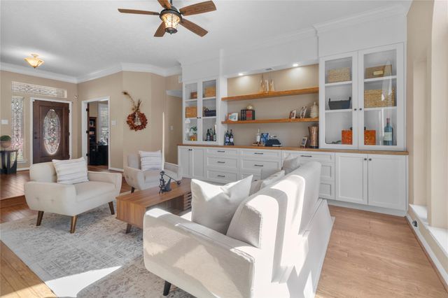 910 Knotty Elmwood Trail, Houston, TX 77062