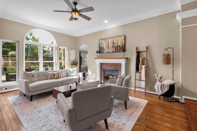 910 Knotty Elmwood Trail, Houston, TX 77062