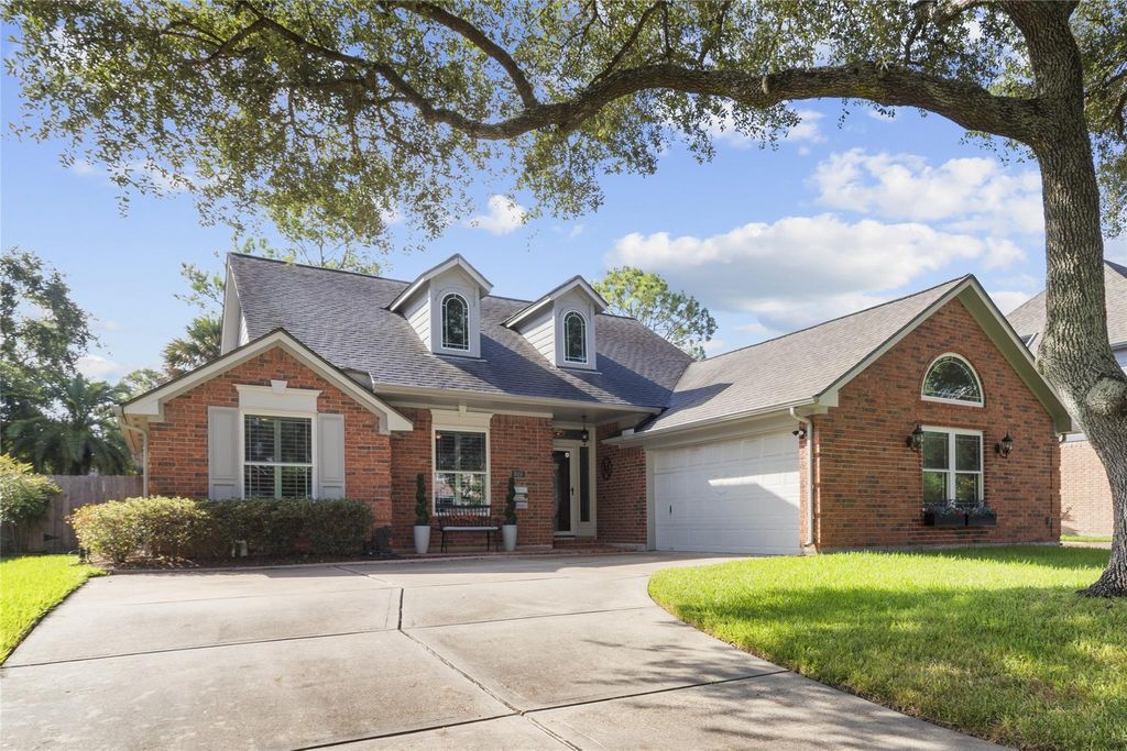 910 Knotty Elmwood Trail, Houston, TX 77062