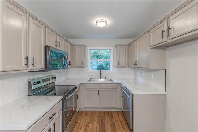 8855 Ann Avenue, Kansas City, KS 66112