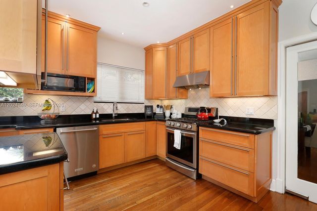 712 Navarre Ave, Coral Gables, FL 33134