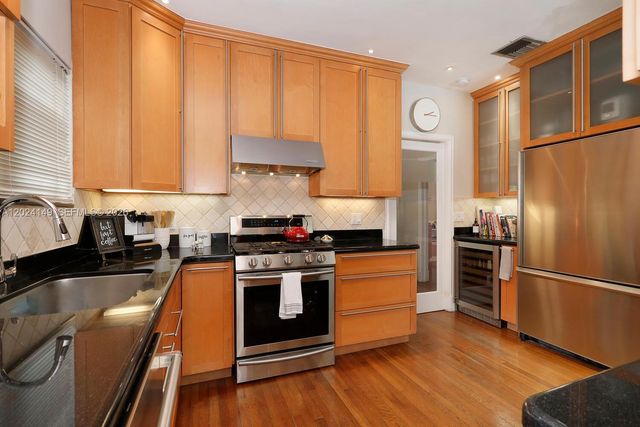 712 Navarre Ave, Coral Gables, FL 33134