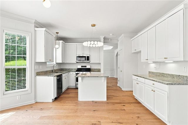 450 Elgaen Court, Roswell, GA 30075