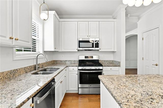 450 Elgaen Court, Roswell, GA 30075