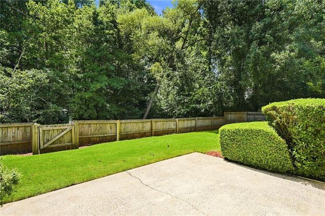 450 Elgaen Court, Roswell, GA 30075