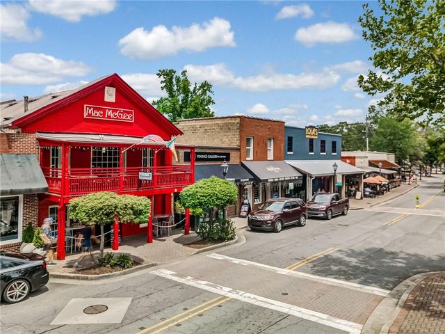 450 Elgaen Court, Roswell, GA 30075