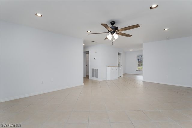 180 Cypress WAY E B212, Naples, FL 34110