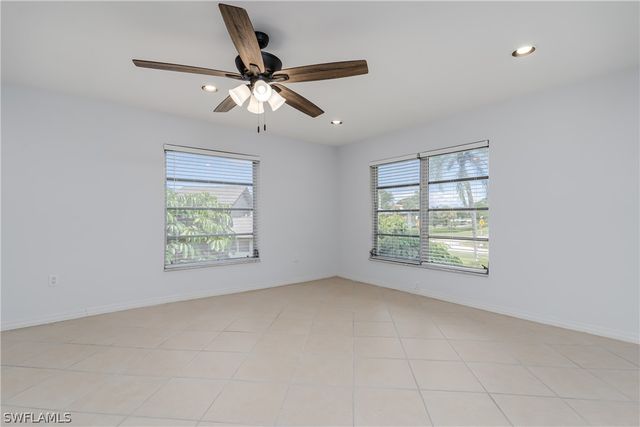 180 Cypress WAY E B212, Naples, FL 34110