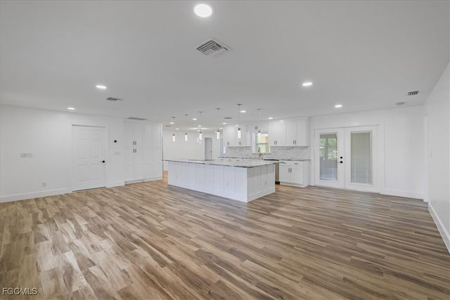 158 Dow LN, North Fort Myers, FL 33917