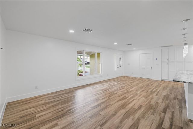 158 Dow LN, North Fort Myers, FL 33917