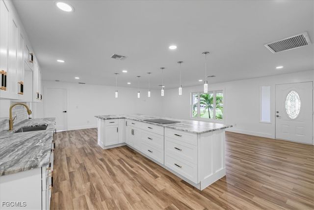 158 Dow LN, North Fort Myers, FL 33917