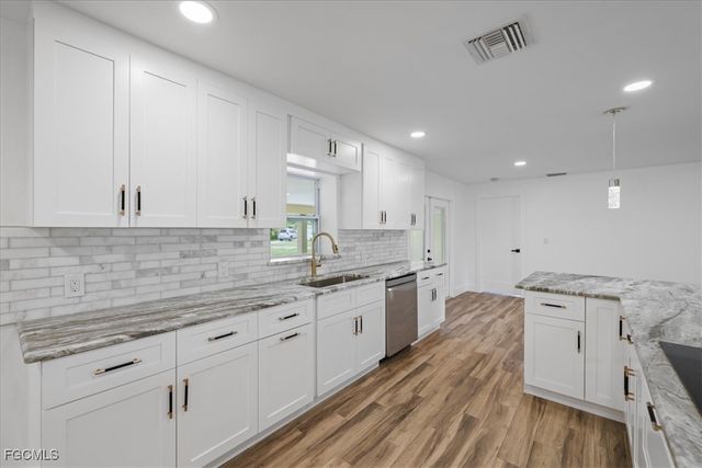 158 Dow LN, North Fort Myers, FL 33917