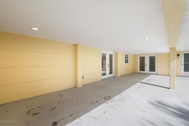 158 Dow LN, North Fort Myers, FL 33917