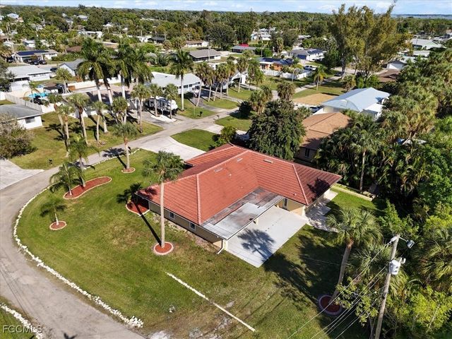 158 Dow LN, North Fort Myers, FL 33917