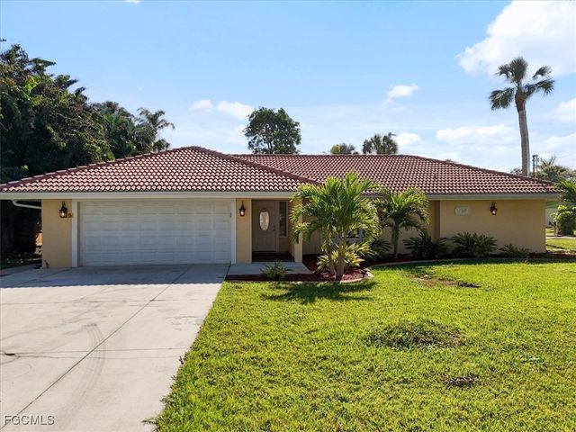 158 Dow LN, North Fort Myers, FL 33917
