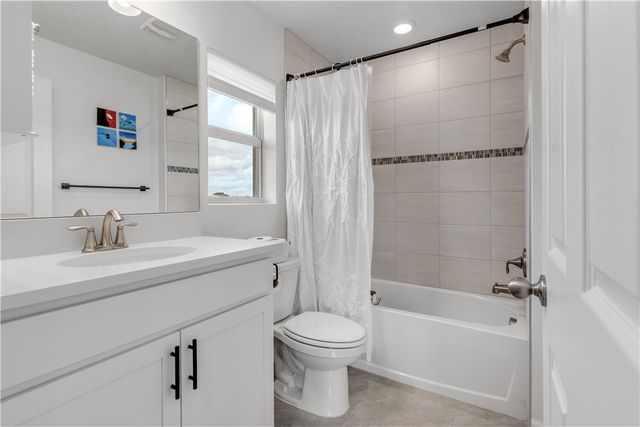 166 52nd Square, Vero Beach, FL 32968