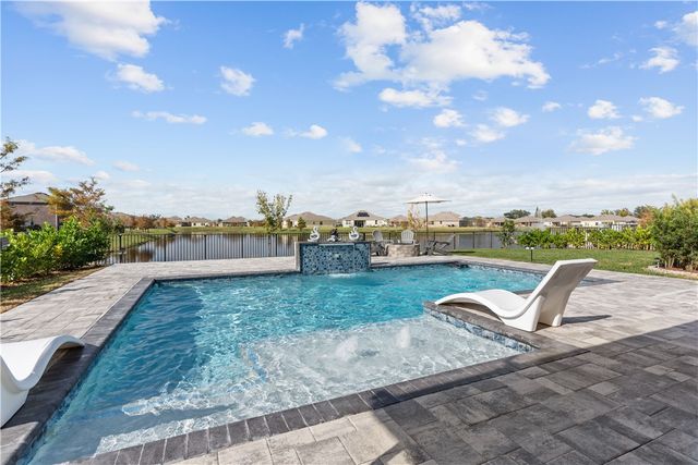 166 52nd Square, Vero Beach, FL 32968