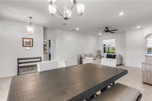 166 52nd Square, Vero Beach, FL 32968