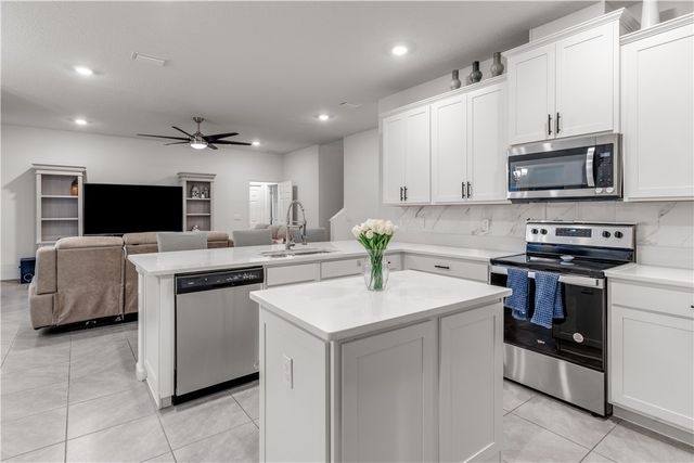 166 52nd Square, Vero Beach, FL 32968