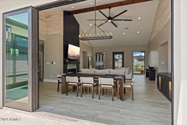 4137 E EARLL Drive, Phoenix, AZ 85018