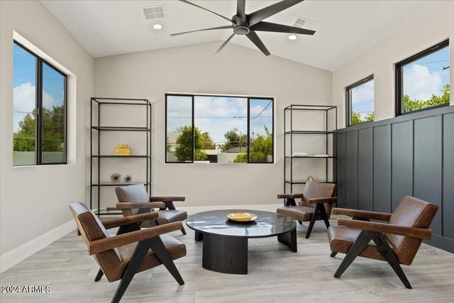 4137 E EARLL Drive, Phoenix, AZ 85018