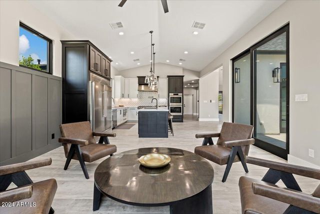 4137 E EARLL Drive, Phoenix, AZ 85018