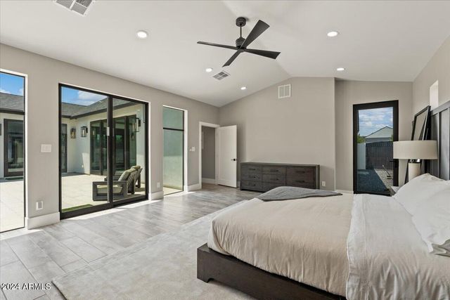 4137 E EARLL Drive, Phoenix, AZ 85018