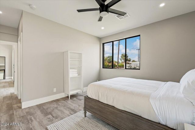 4137 E EARLL Drive, Phoenix, AZ 85018