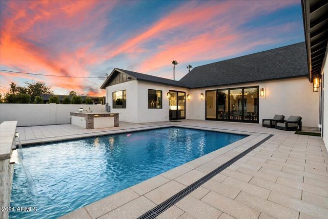 4137 E EARLL Drive, Phoenix, AZ 85018