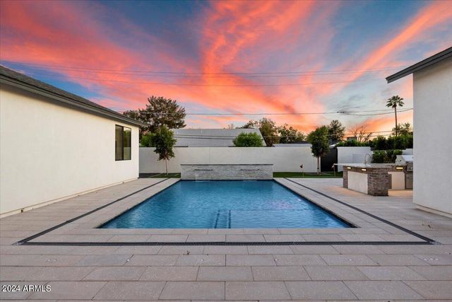 4137 E EARLL Drive, Phoenix, AZ 85018