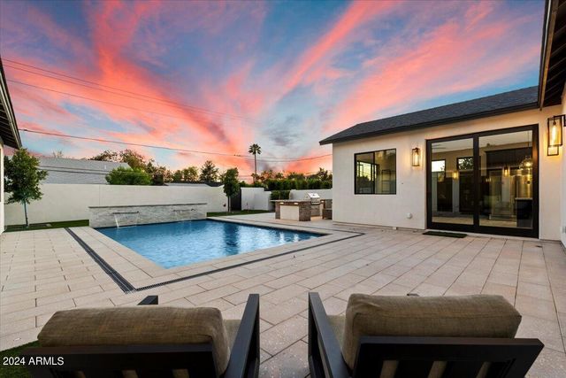 4137 E EARLL Drive, Phoenix, AZ 85018