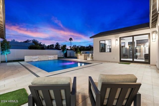 4137 E EARLL Drive, Phoenix, AZ 85018