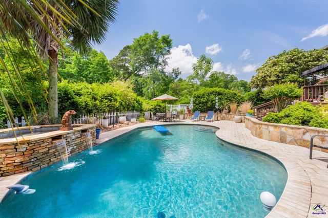 528 Commanche Drive, Macon, GA 31210