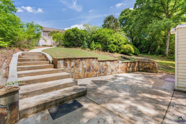528 Commanche Drive, Macon, GA 31210
