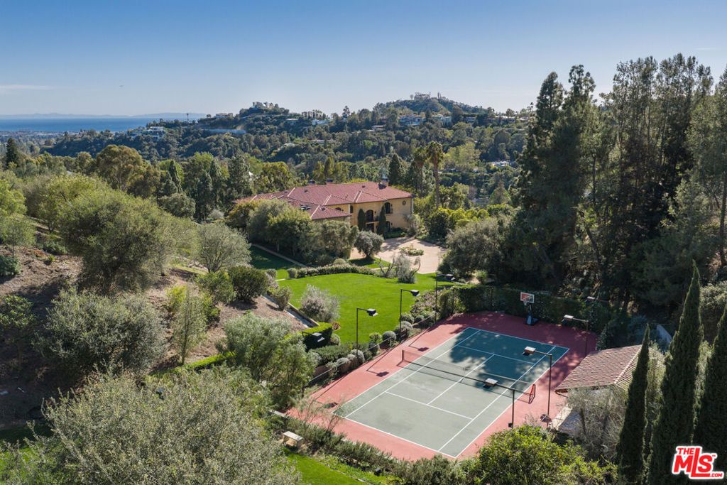 Image 1 of property listing at 13058 Rivers Road, Los Angeles, CA 90049