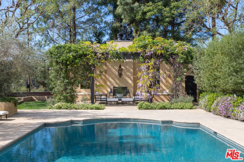 Image 12 of property listing at 13058 Rivers Road, Los Angeles, CA 90049