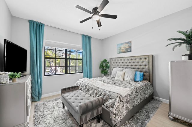 810 Hookline Circle, Loxahatchee, FL 33470