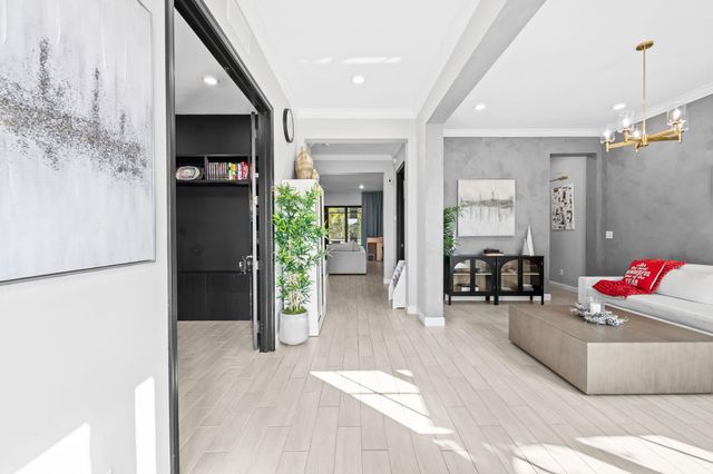 810 Hookline Circle, Loxahatchee, FL 33470