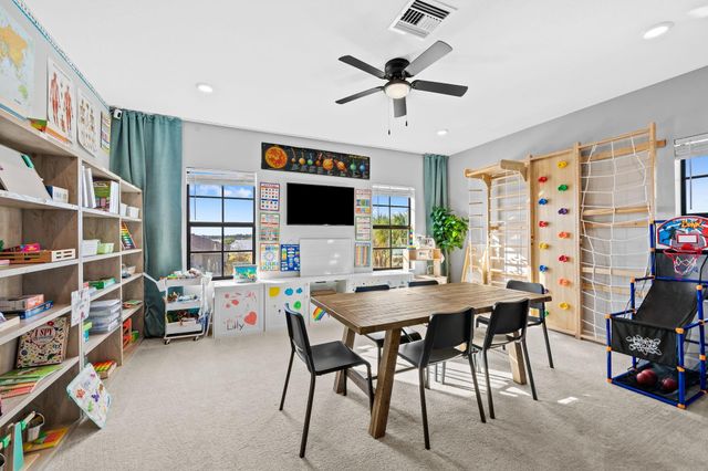 810 Hookline Circle, Loxahatchee, FL 33470