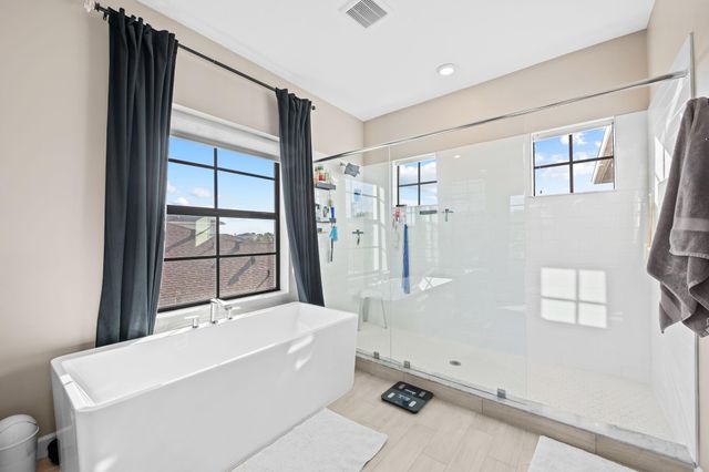 810 Hookline Circle, Loxahatchee, FL 33470